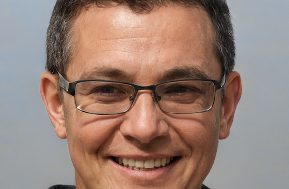 Elliot Ambalo is a Marketing Expert Who Never Stops Learning
