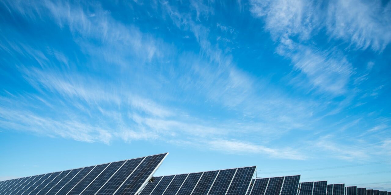 Wolf River Electric Reviews: How Solar Energy Is Helping Small Businesses Thrive In The Midwest